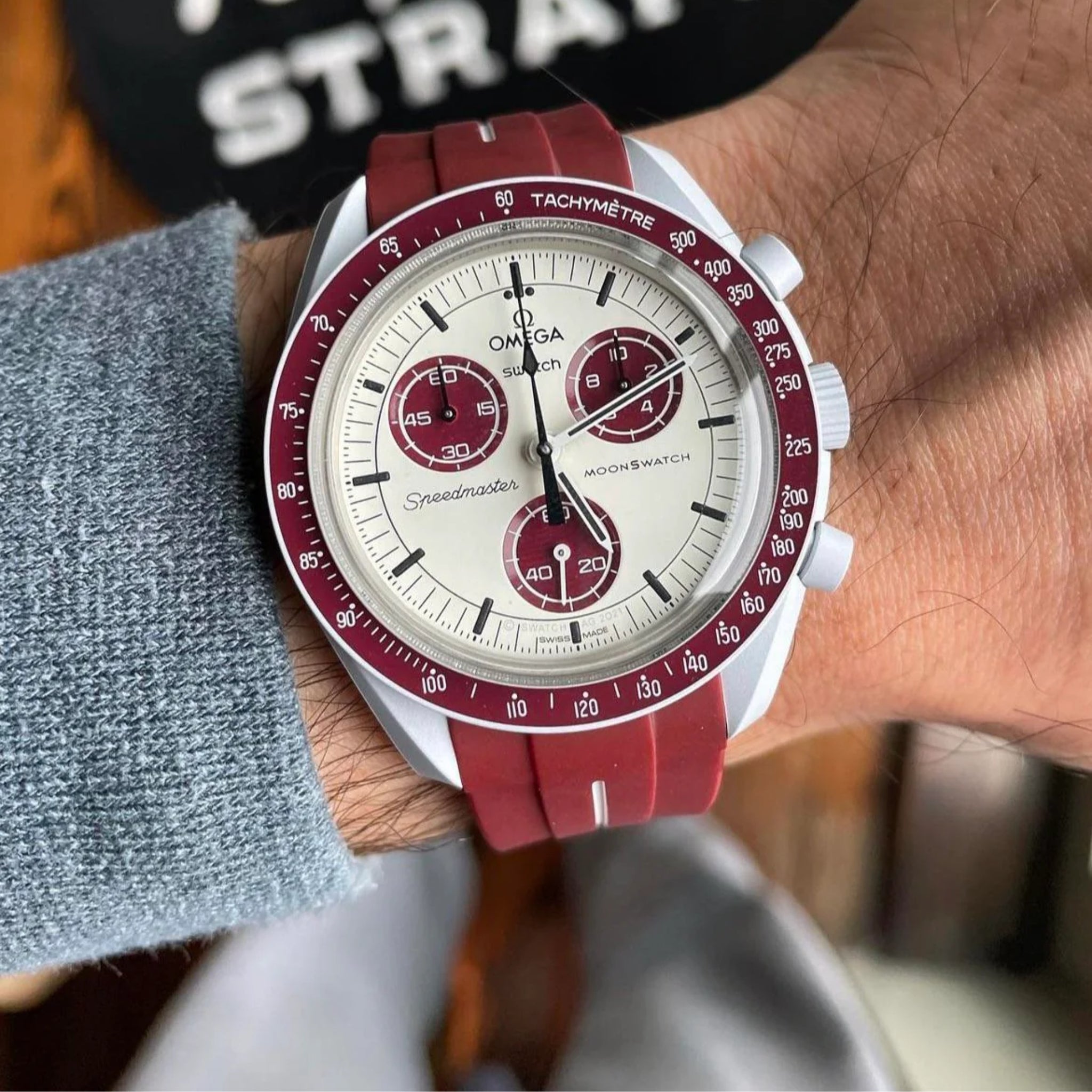 Kautschukarmband – Für Mission to Pluto | Omega X Swatch | MoonSwatch – Rot mit Weißer Linie - Helvetus DE
