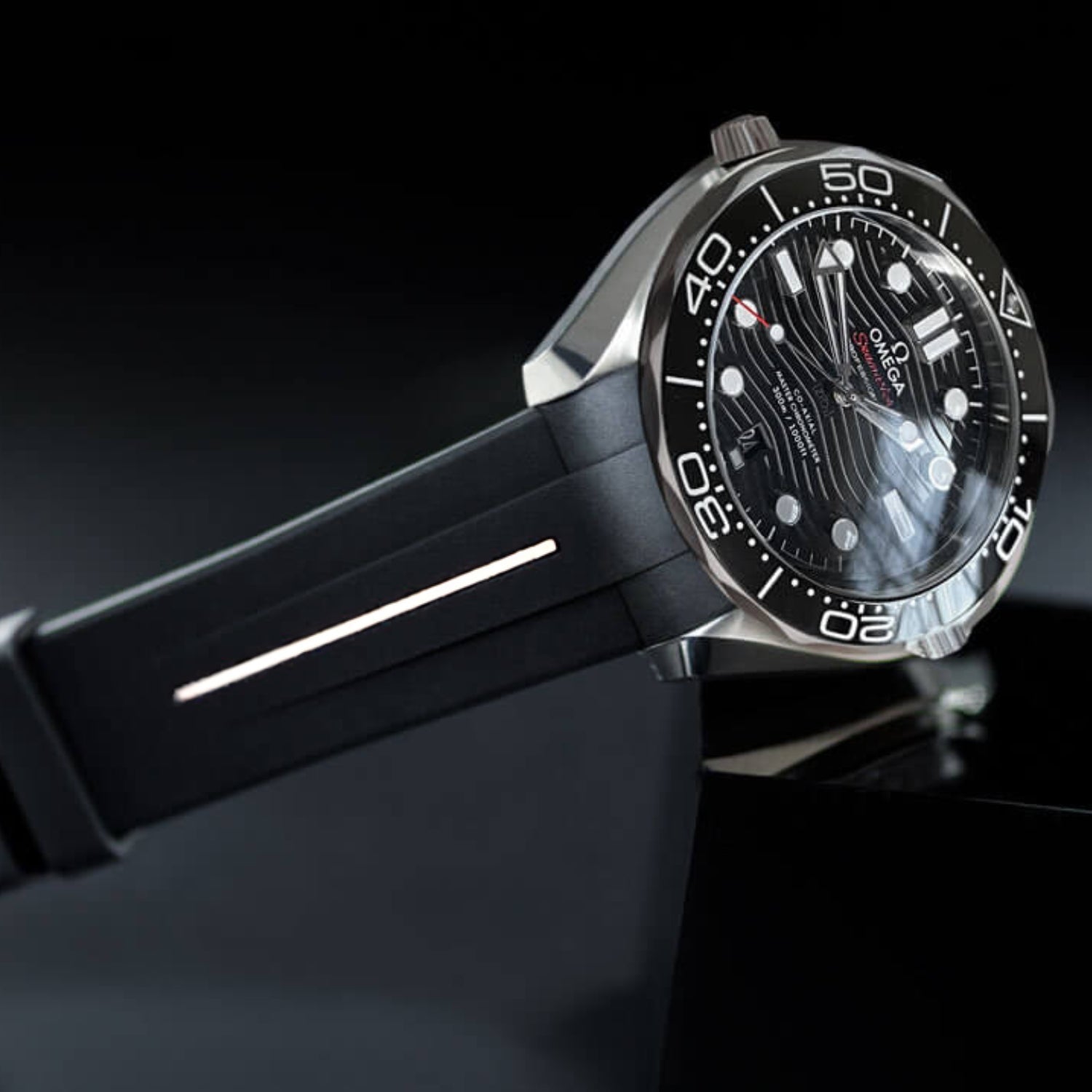 Kautschukarmband – Für Omega Seamaster 300 – LuxLine® - Schwarz/Weiss - Helvetus DE