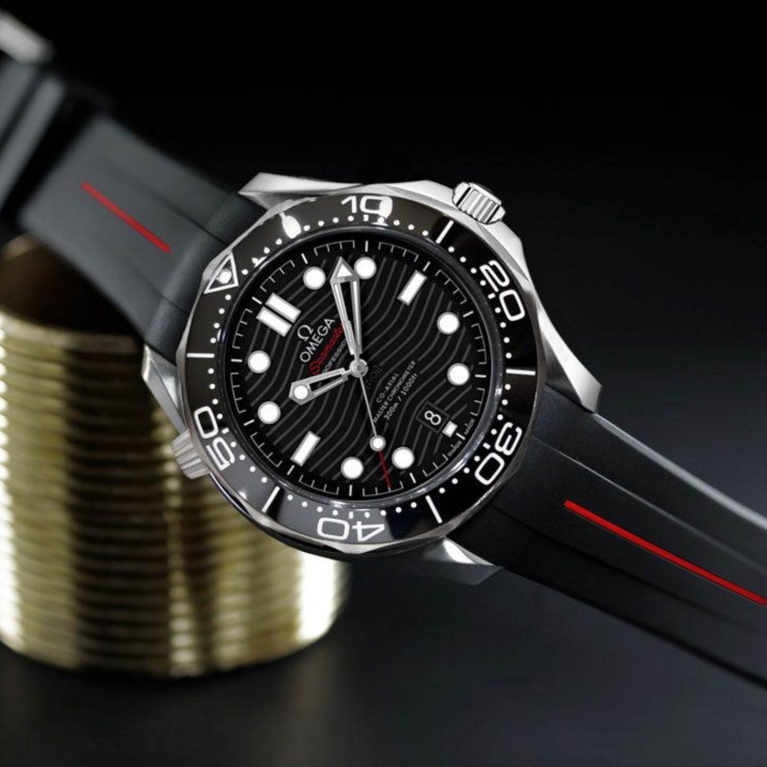 Kautschukarmband – Für Omega Seamaster 300 – LuxLine® - Schwarz/Rot - Helvetus DE
